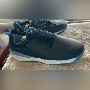 NWOT Clove Men's Unisex Navy Casual Slip-On Sneaker With Elastic Drawstring